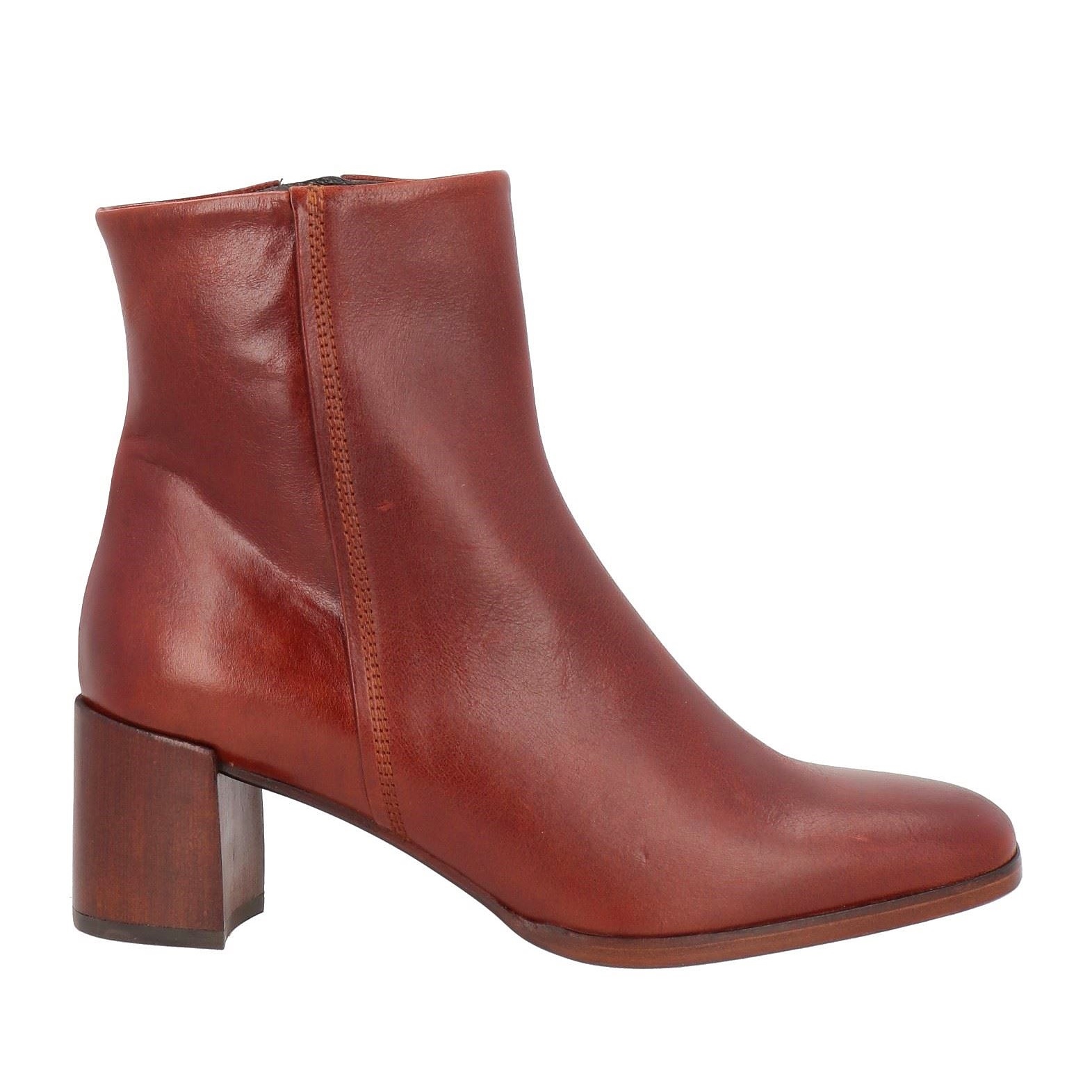 цена Ботильоны Zinda Leather Round Toeline Square Heel, коричневый