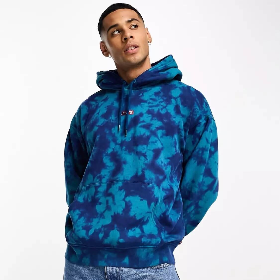 

Худи Levi's With Central Box Tab Logo, синий/тай дай