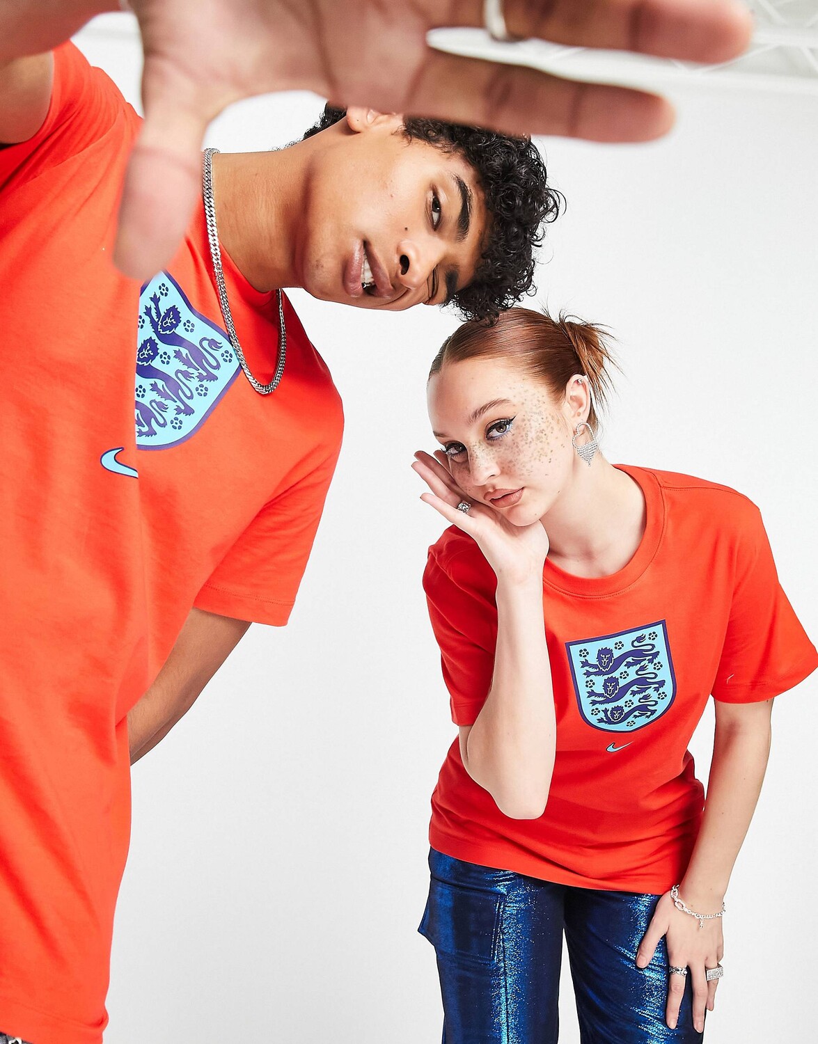 

Красная футболка унисекс с гербом Nike Football World Cup 2022 England