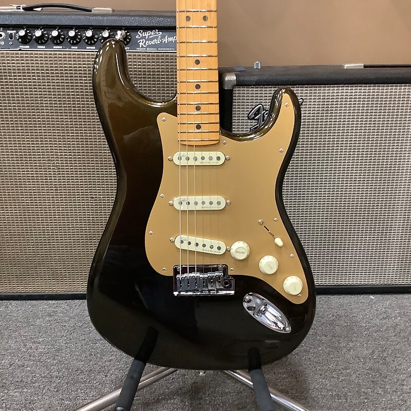 

2023 Fender American Ultra Stratocaster Texas Tea 2023 American Ultra Stratocaster Texas Tea