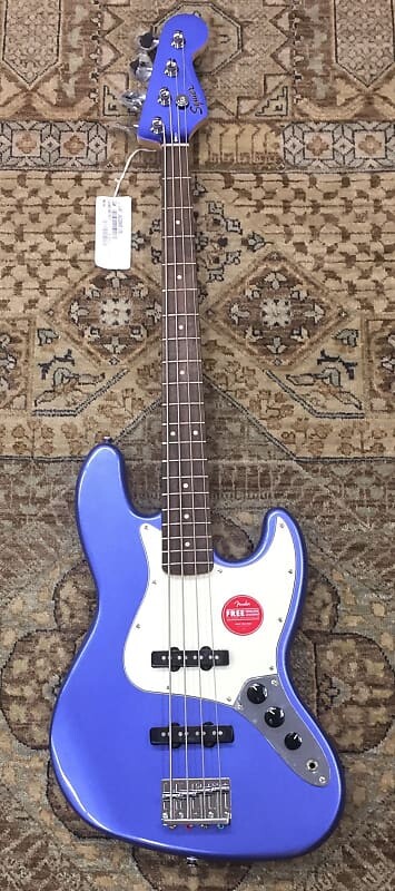 

2021 Squier Contemporary Jazz Bass в цвете Ocean Blue Metallic с профессиональной настройкой # 7819 0370400573