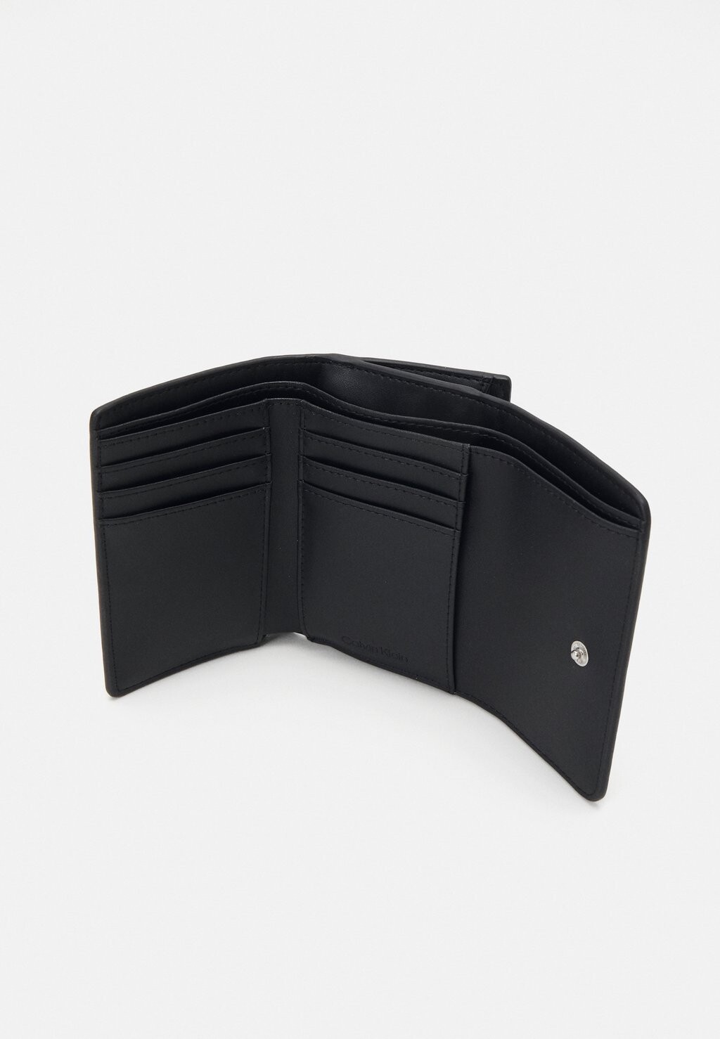 

Кошелек Daily Small Trifold Calvin Klein, черный