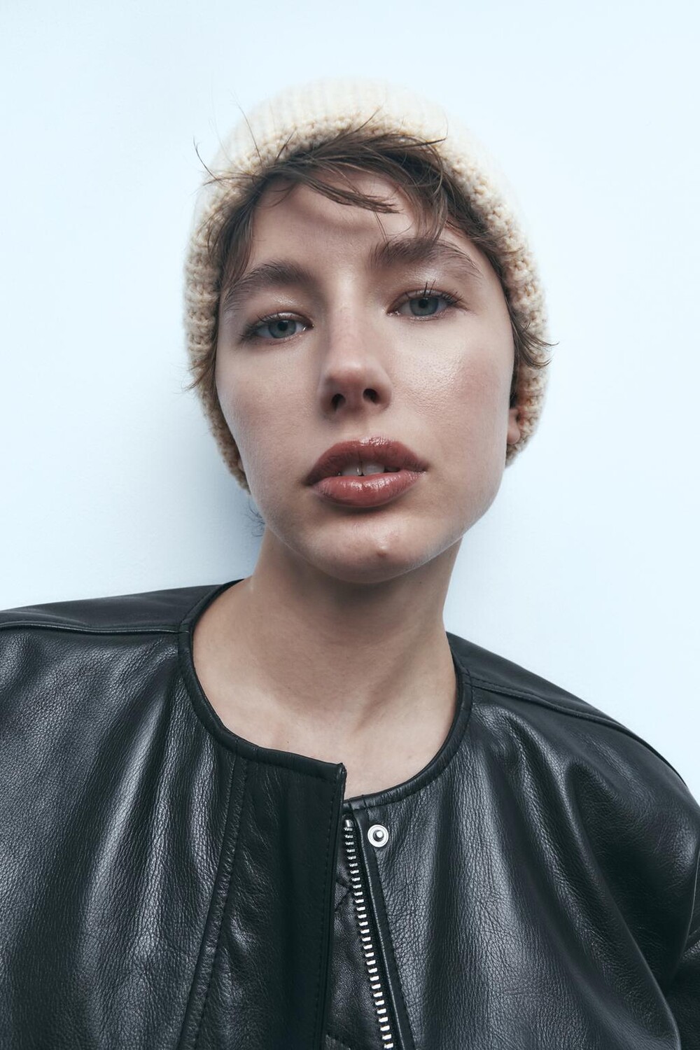 

Трикотажная шапка в ребрику ZARA, экрю