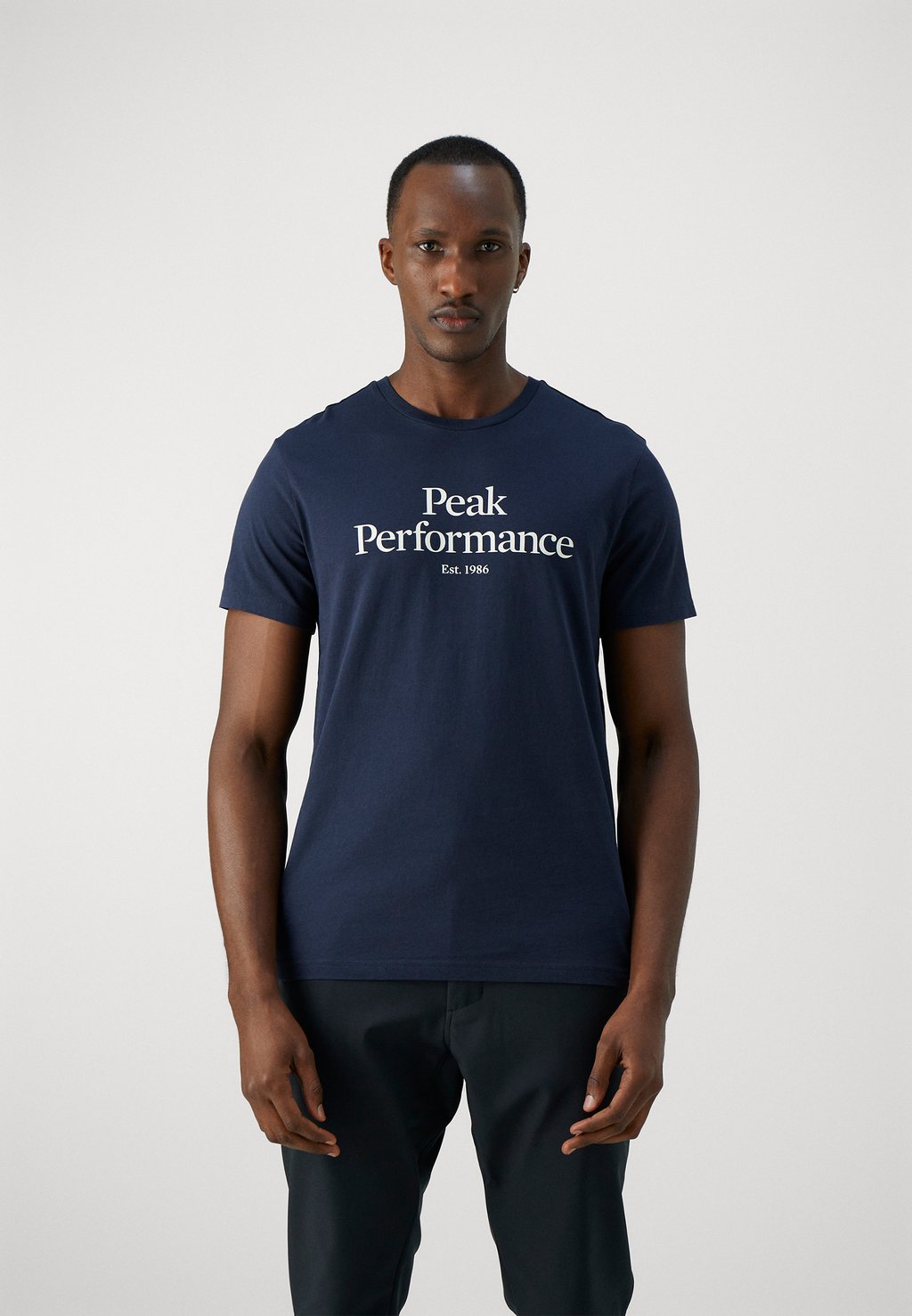 футболка с принтом original tee peak performance цвет med grey melange black Футболка с принтом Original Tee Peak Performance, цвет blue shadow/offwhite