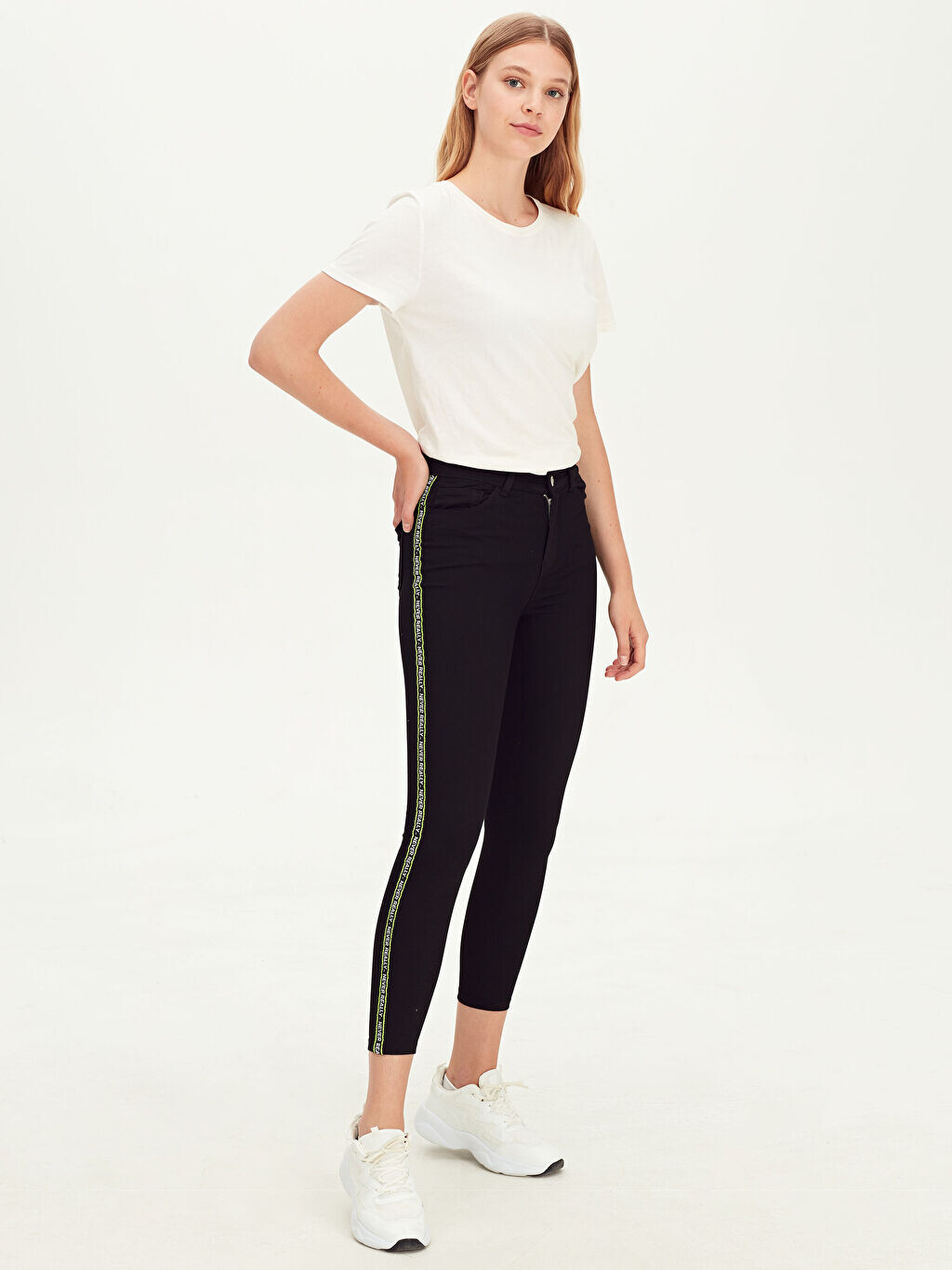 

Очень облегающие женские брюки из габардина LCW Casual
