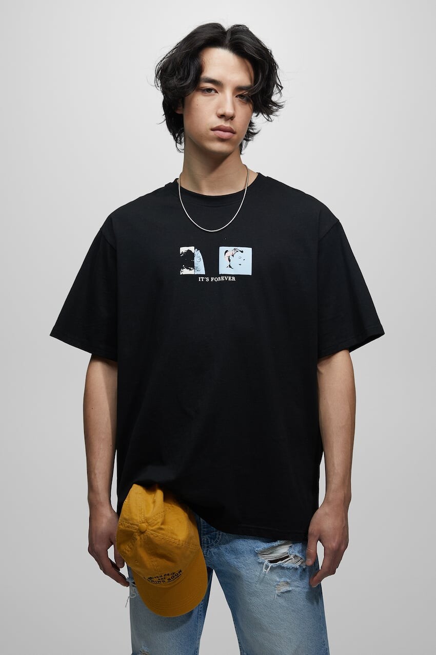 

Футболка с короткими рукавами и принтом Pull&Bear, черный