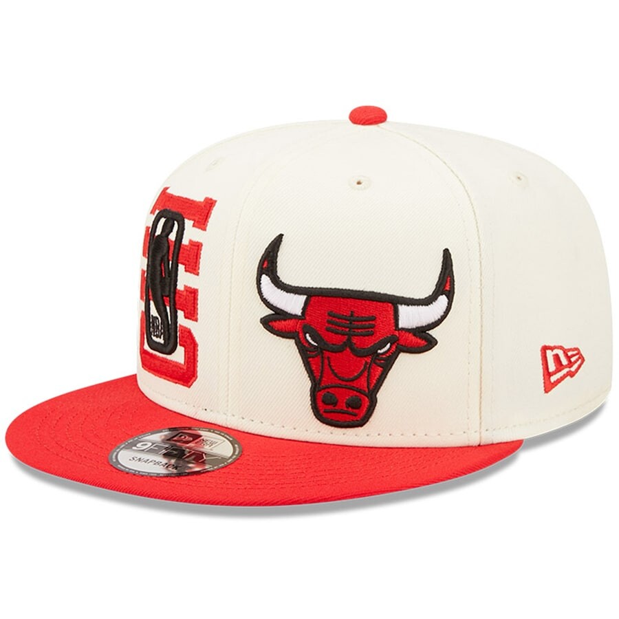 

Бейсболка New Era Chicago Bulls, кремовый