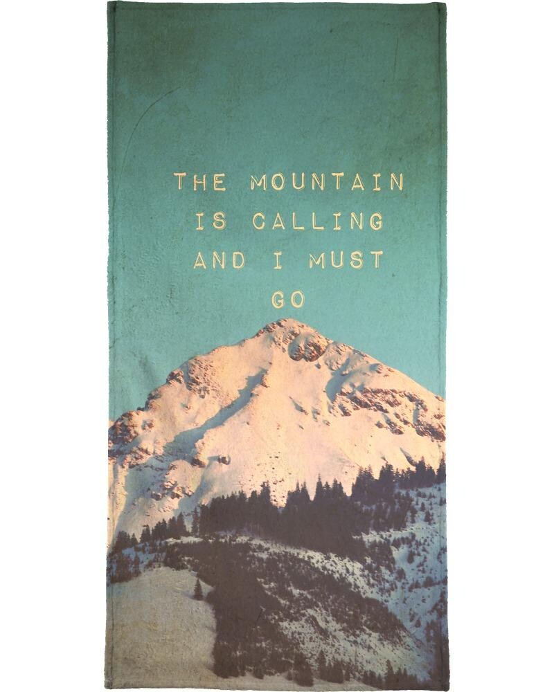 

Полотенце для ванной Juniqe Mountain Is Calling, цвет Cremeweiß & Türkis