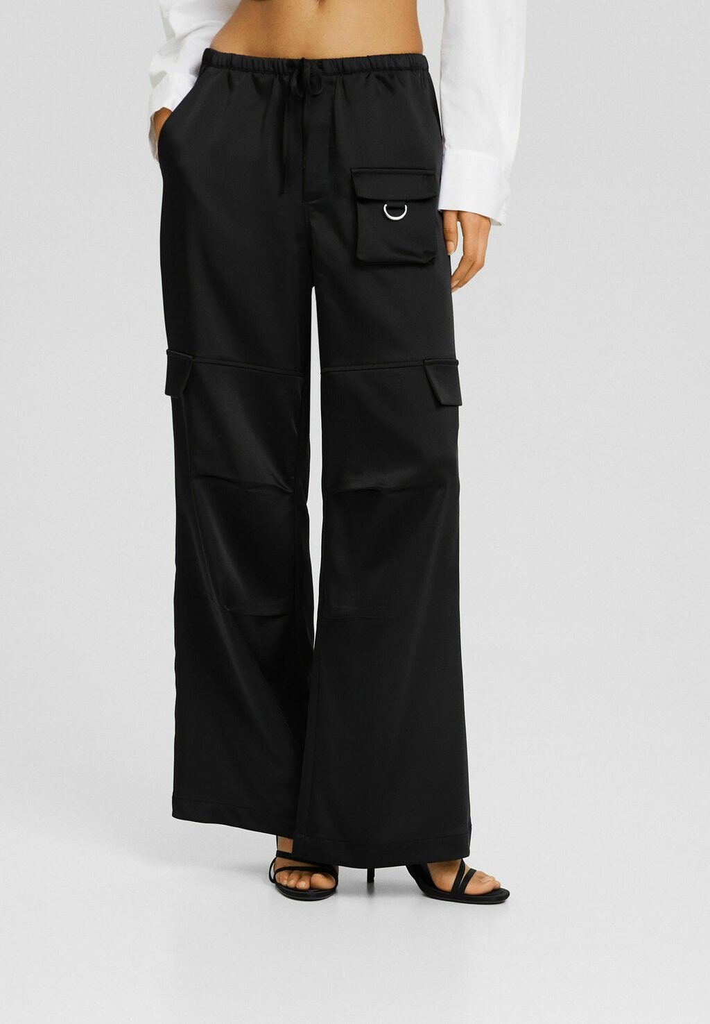 

Брюки-карго Wide-Leg With Pocket Bershka, черный
