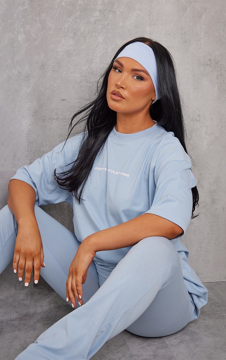 

PrettyLittleThing Бледно-синяя футболка оверсайз с принтом, Синий