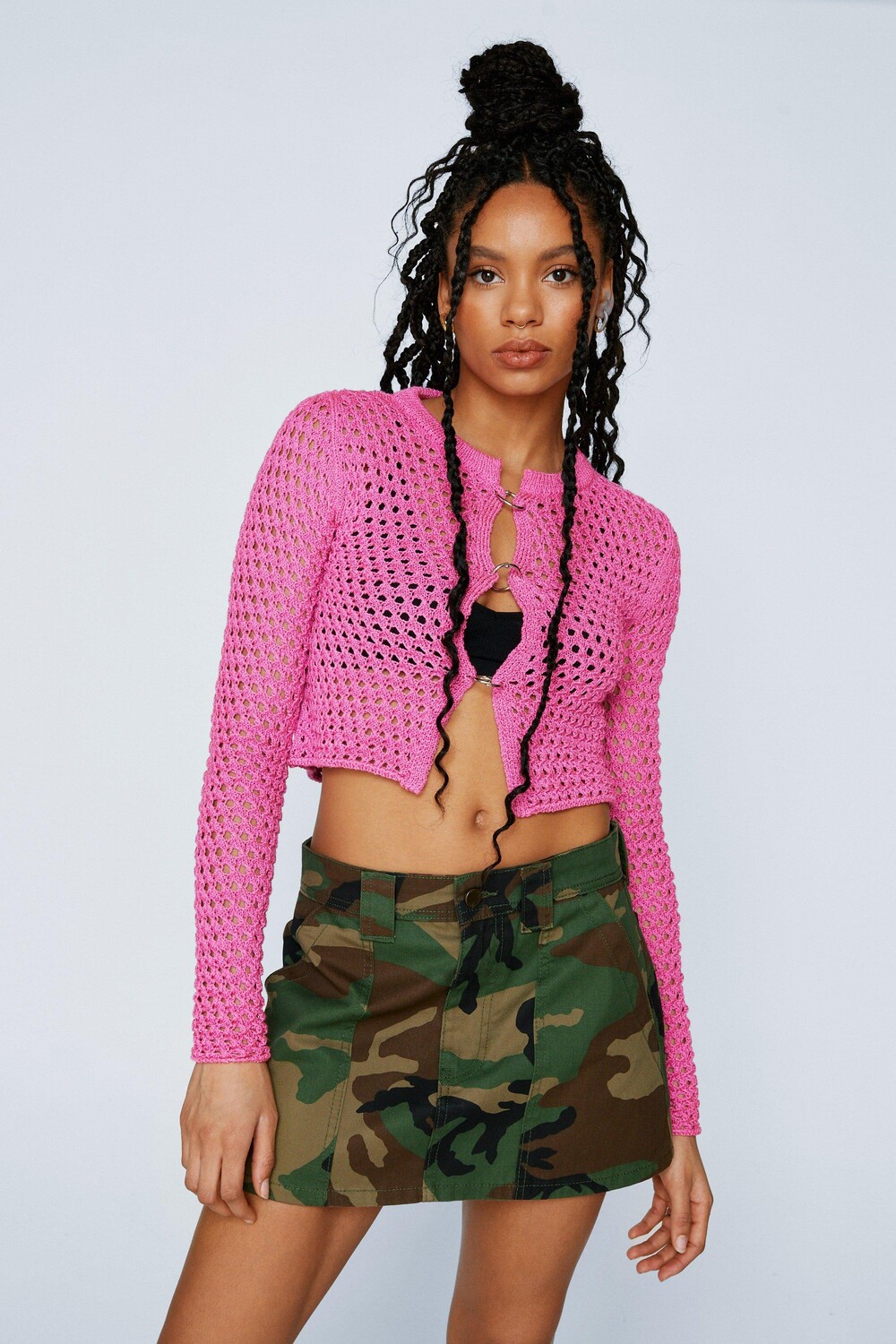 

Укороченный кардиган с кольцом Nasty Gal, розовый