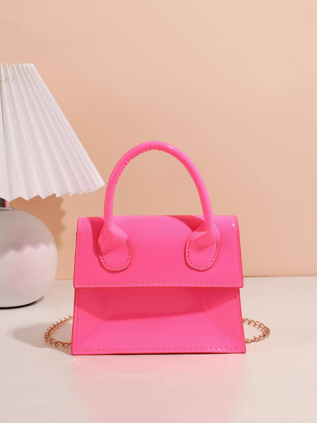 цена Мини-квадратная сумка Funky Neon Pink с цепочкой и клапаном из искусственной кожи розовая, розовый