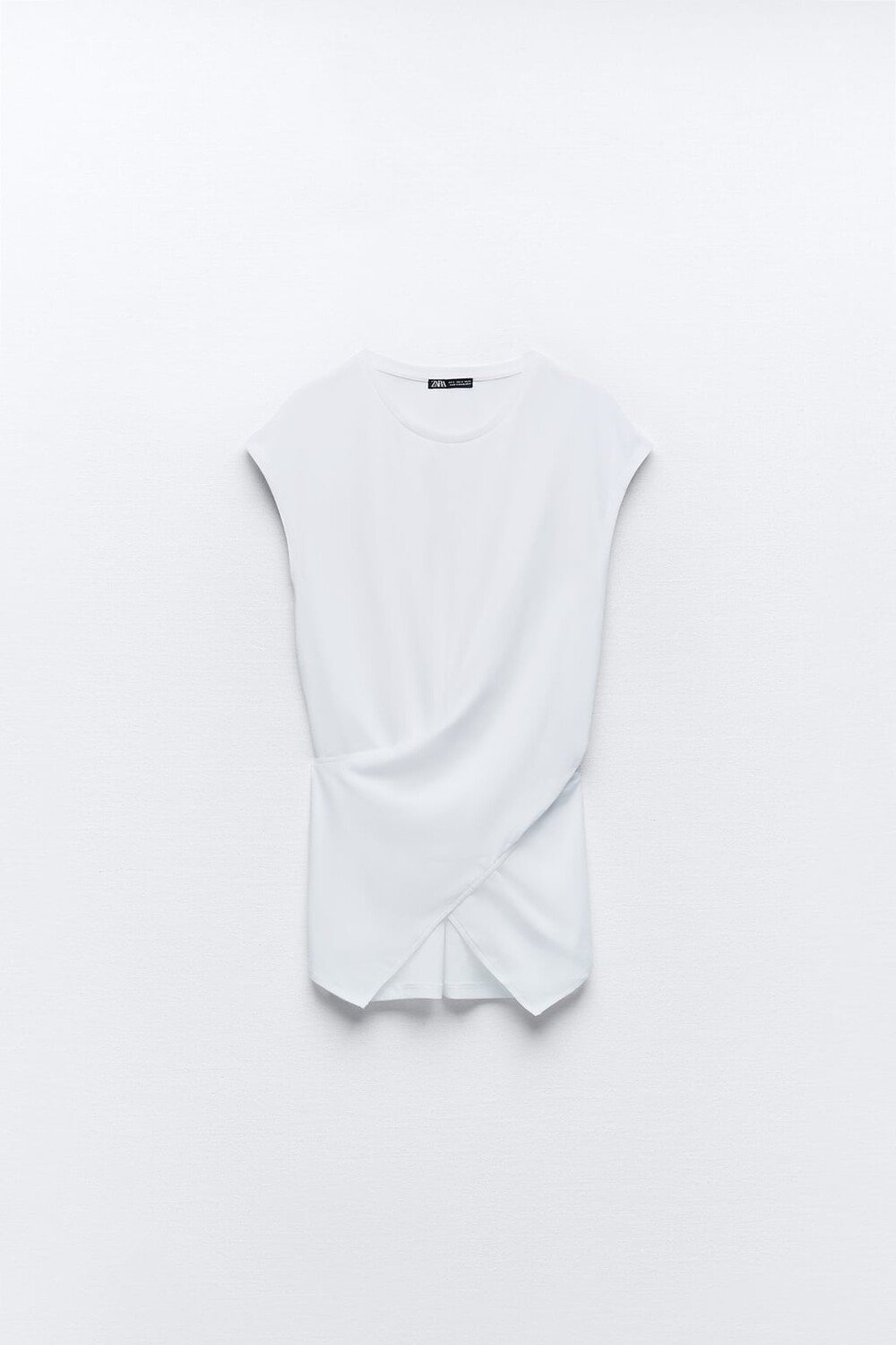 

Футболка с передним крестом ZARA, белый