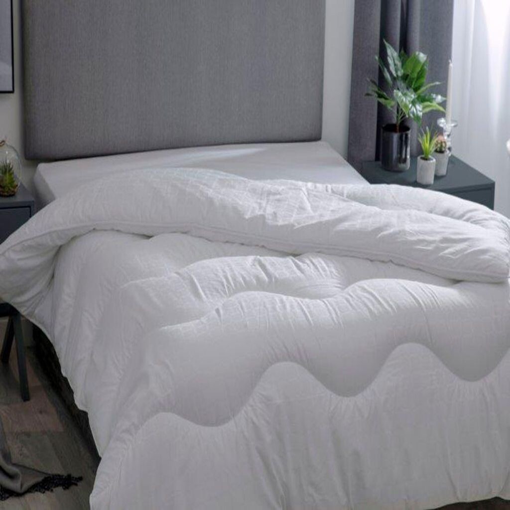 

Belledorm Hotel Suite Пуховое одеяло 13,5 Tog BM207 (Superking) (Белый)