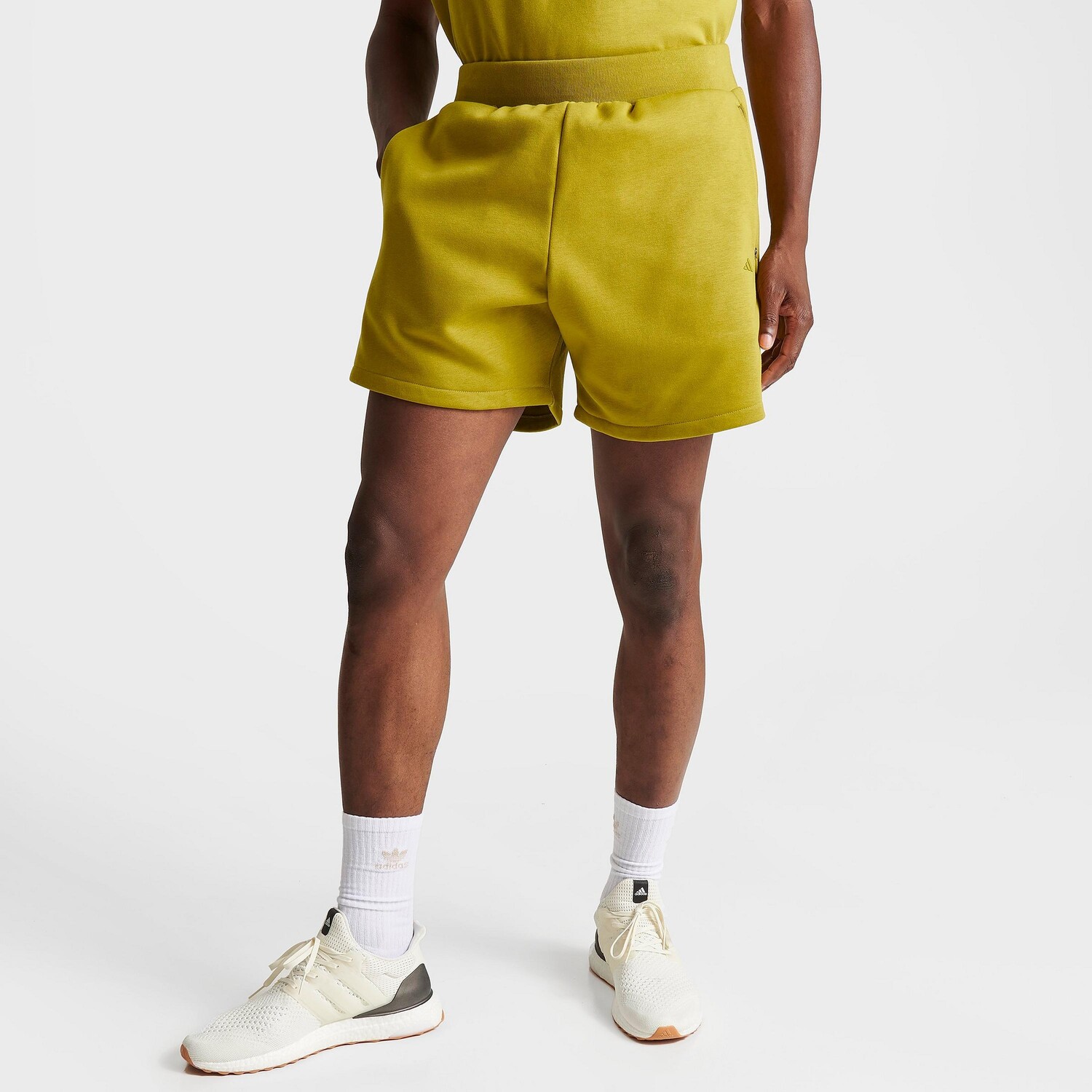 

Баскетбольные шорты adidas One, желтый