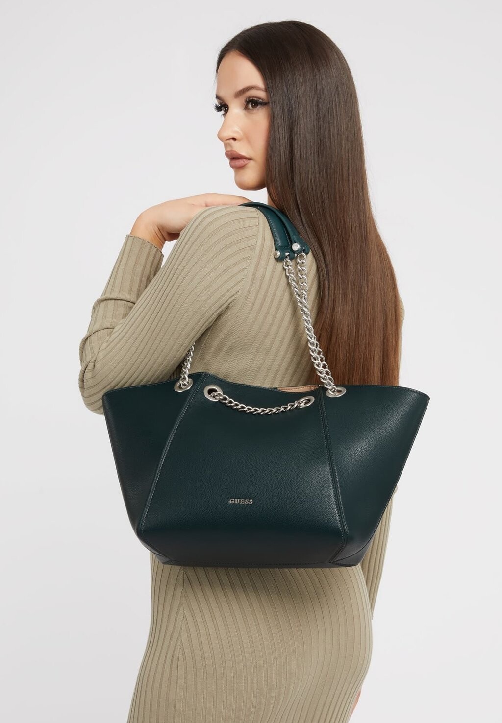 

Сумка Guess Strello с цепочкой 25 cm, темно-зеленый
