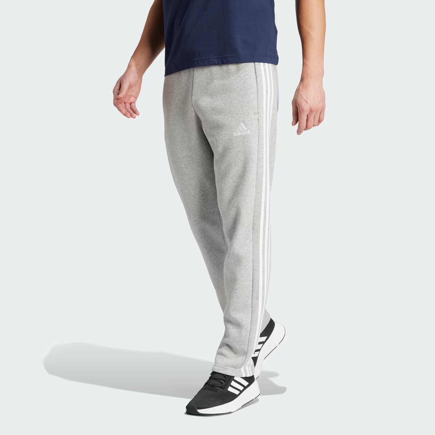 

Флисовые брюки с 3 полосками Essentials и открытым подолом Adidas, цвет Medium Grey Heather