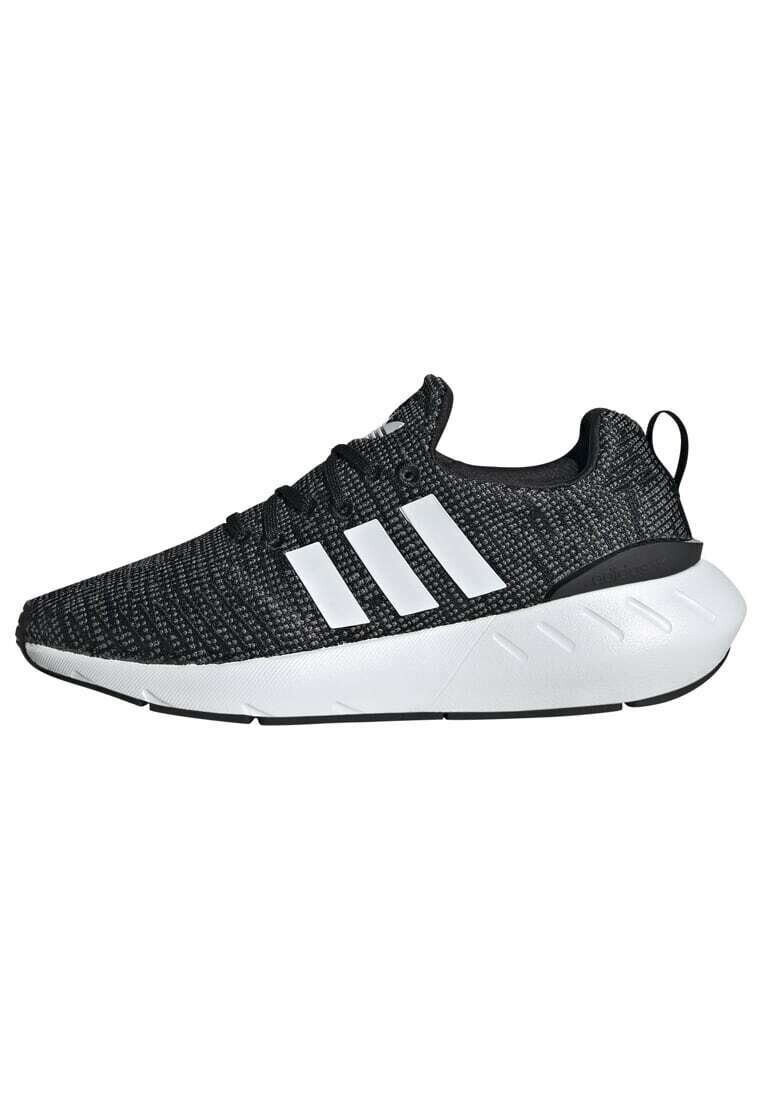 

Низкие кроссовки Swift Run adidas Originals, черный