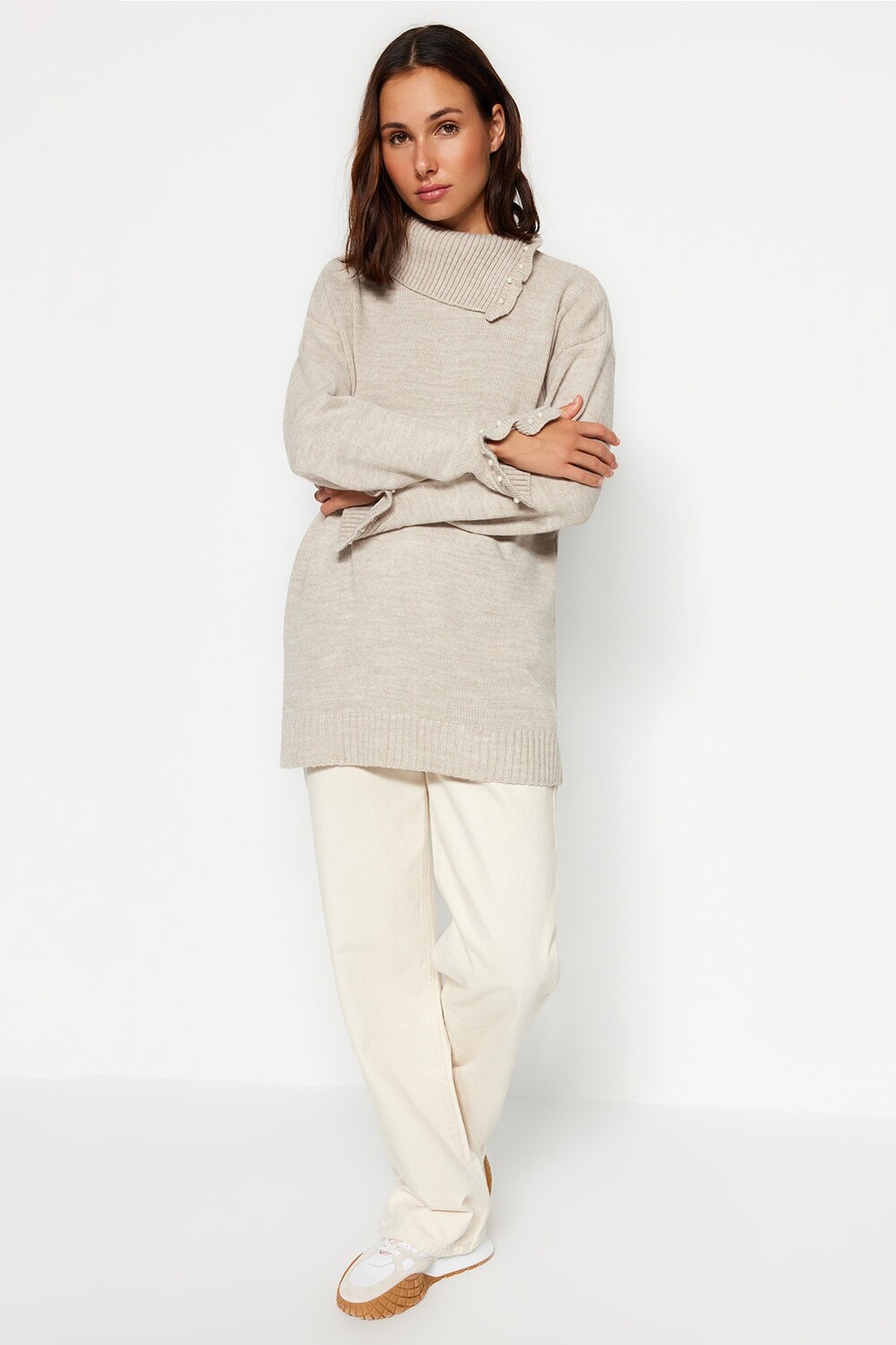 

Бежевый трикотаж с жемчужным декором Trendyol Modest