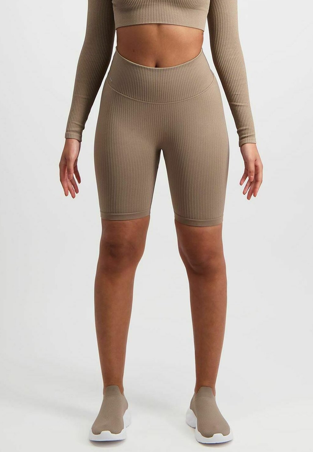 

Леггинсы RIBBED HIGH SEAMLESS BIKER SHORT aim’n, цвет espresso