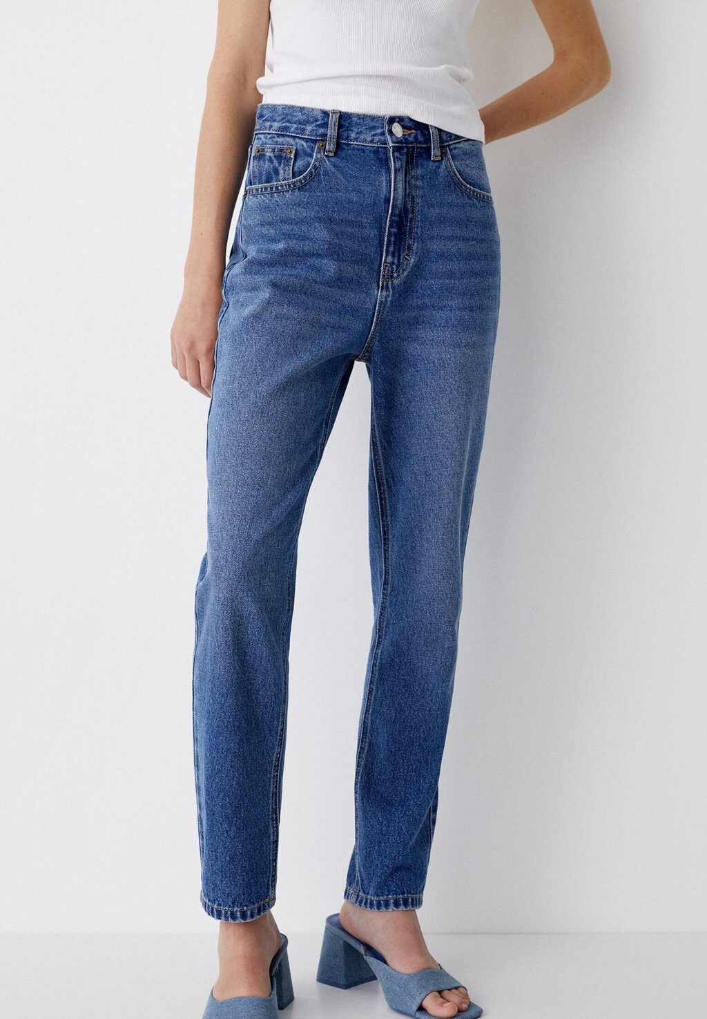 

Зауженные джинсы PULL&BEAR