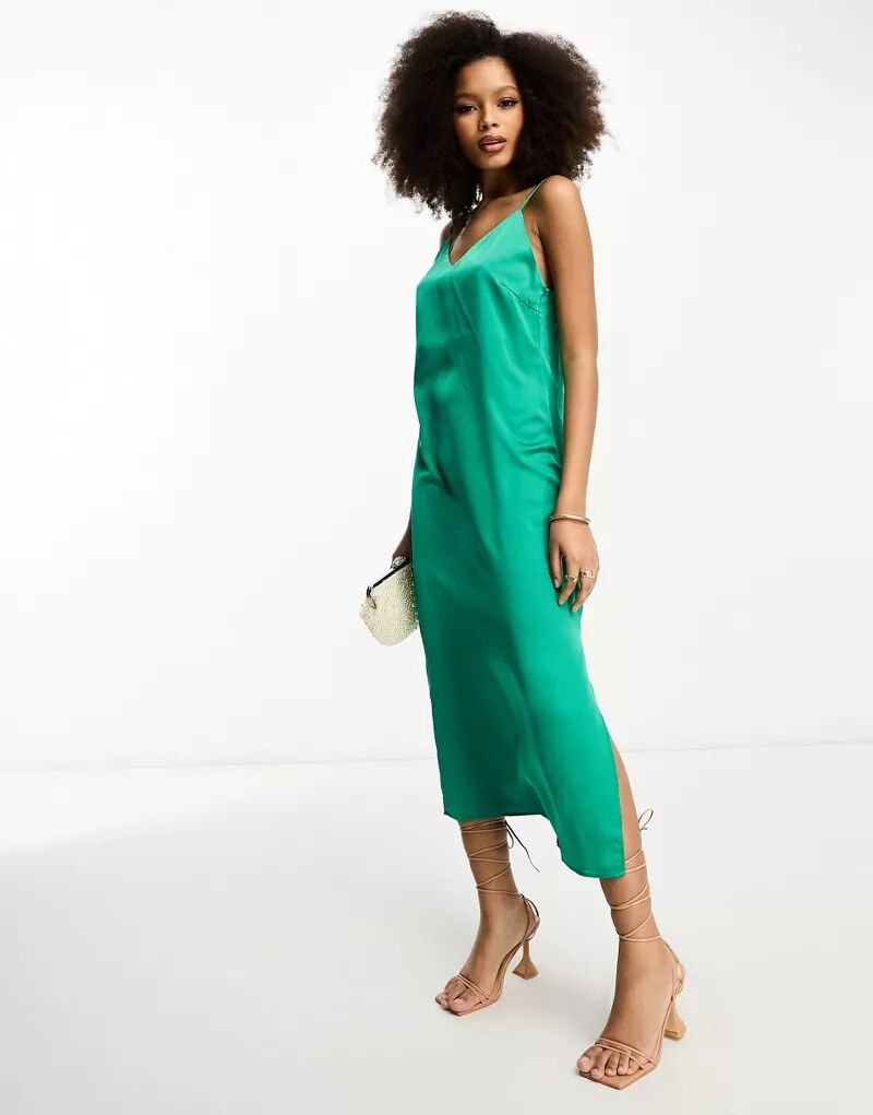 Зеленое атласное платье миди с бретельками Vila цена и фото