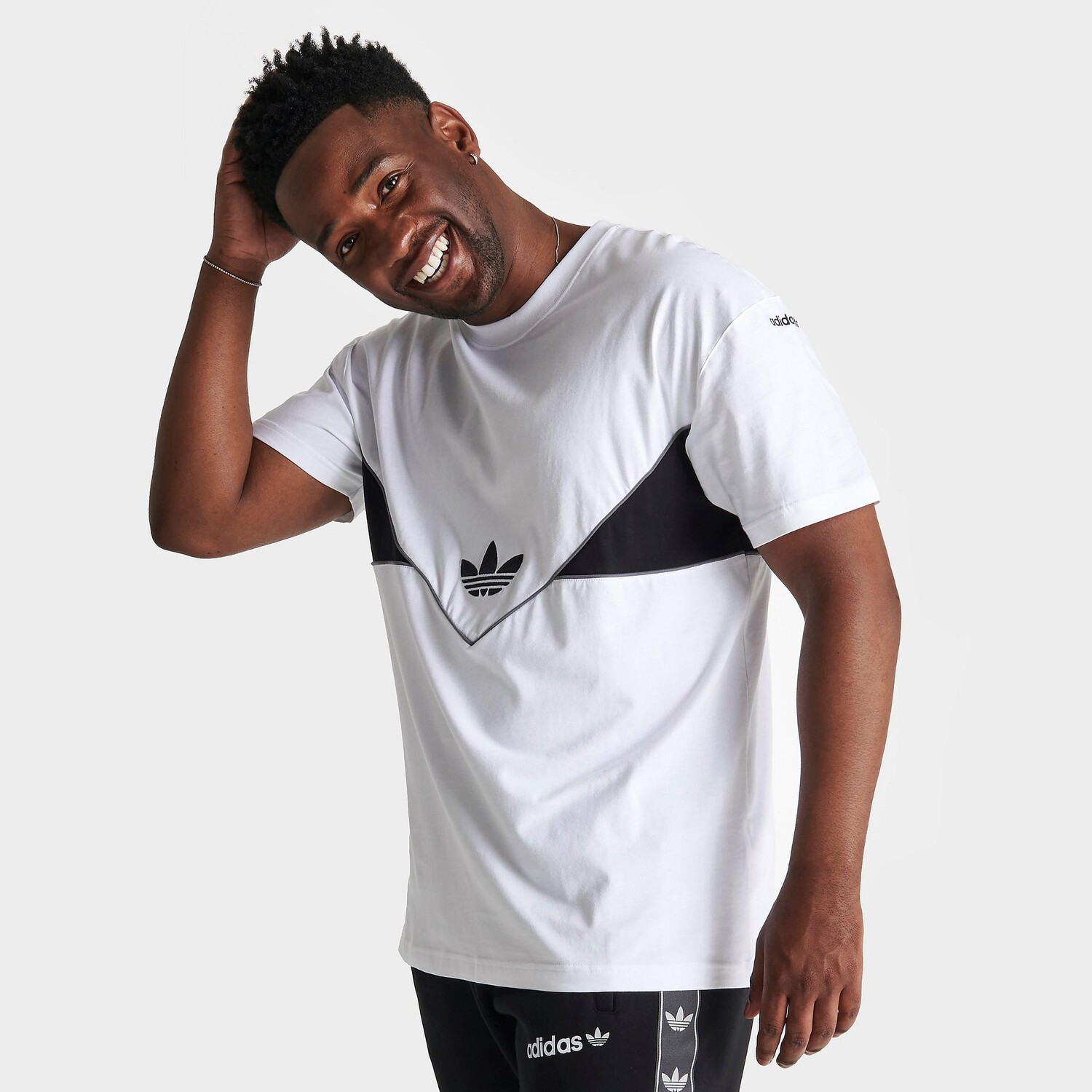 

Мужская футболка adidas Originals adicolor Archive, белый