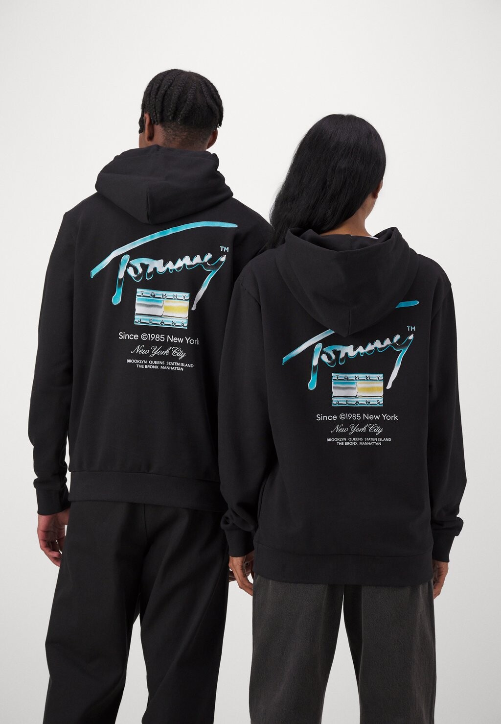

Толстовка Tommy Jeans DNA HOOD UNISEX, черный