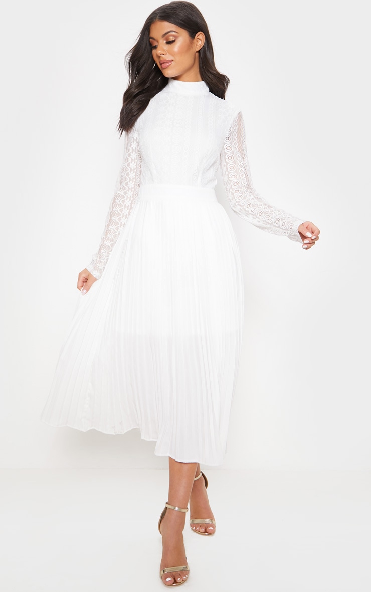 цена PrettyLittleThing Белое плиссированное платье-миди с кружевным верхом