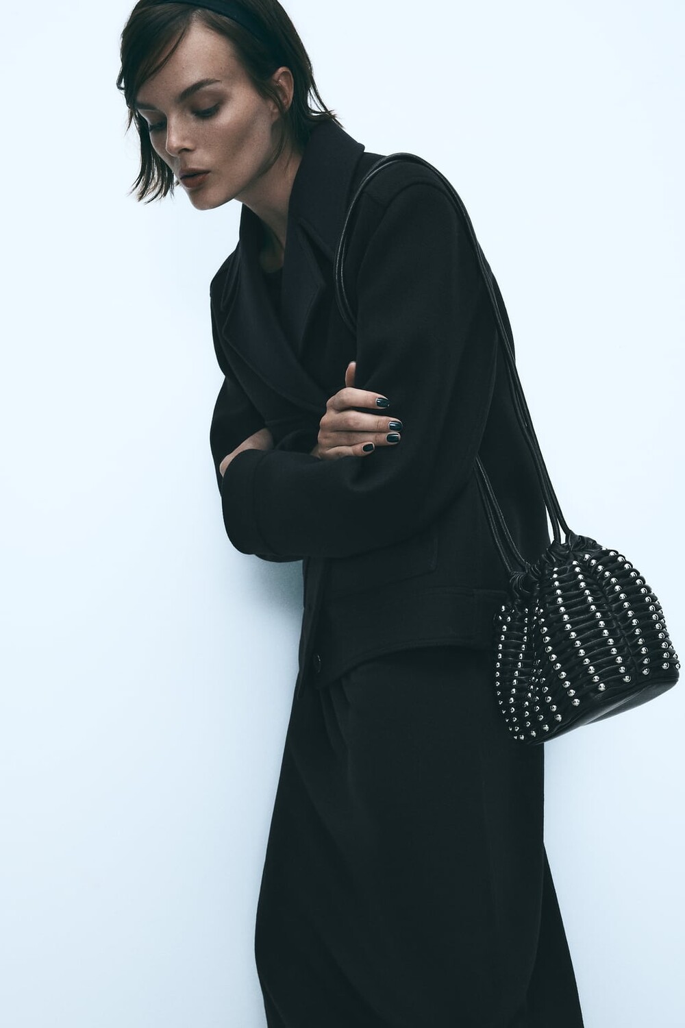 

Мягкая сумка-ведро с заклепками ZARA, черный