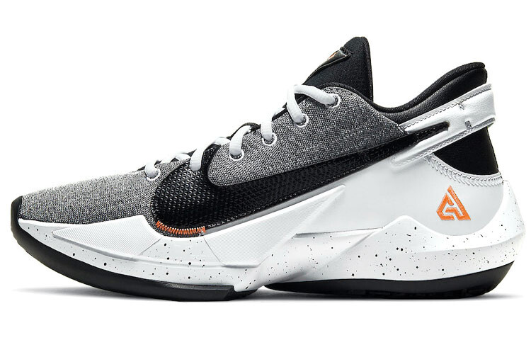 

Кроссовки Nike Zoom Freak 2 белый/черный