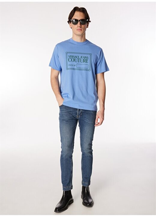 

Синяя мужская футболка с круглым вырезом 75GAHT09CJ00T265 Versace Jeans Couture, синий