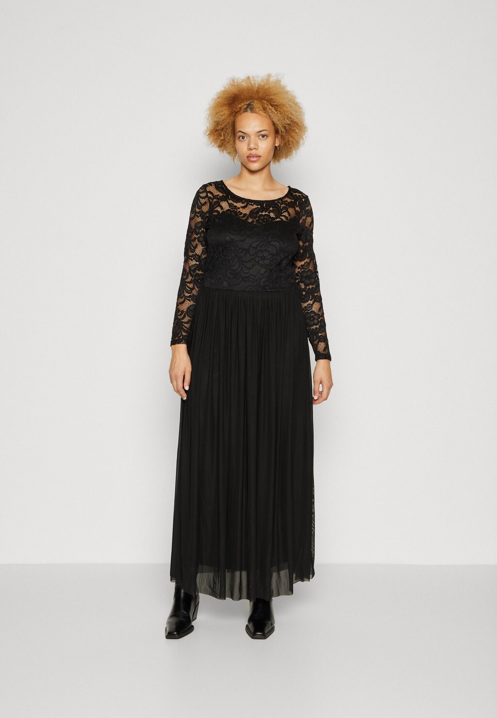 

Вечернее платье Vmabigail Maxi Dress Vero Moda Curve, черный