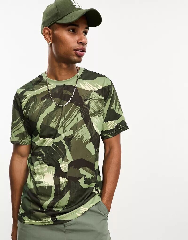 

Футболка с принтом в стиле милитари Nike Dri-FIT