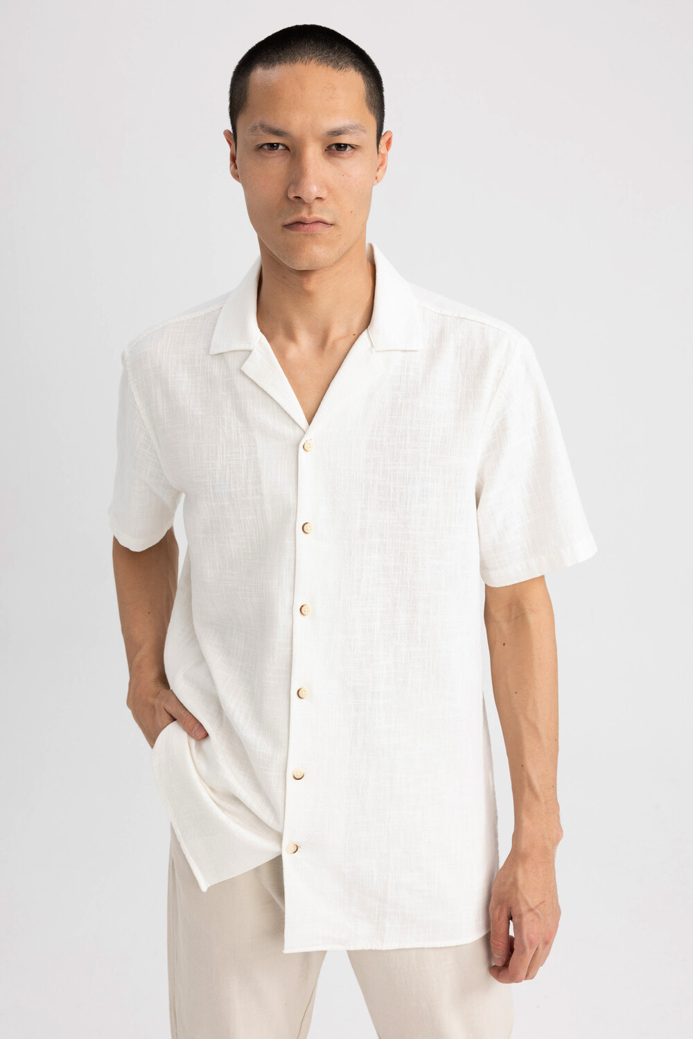 

Рубашка DeFacto Kurzarm MODERN FIT, цвет Off Weiss