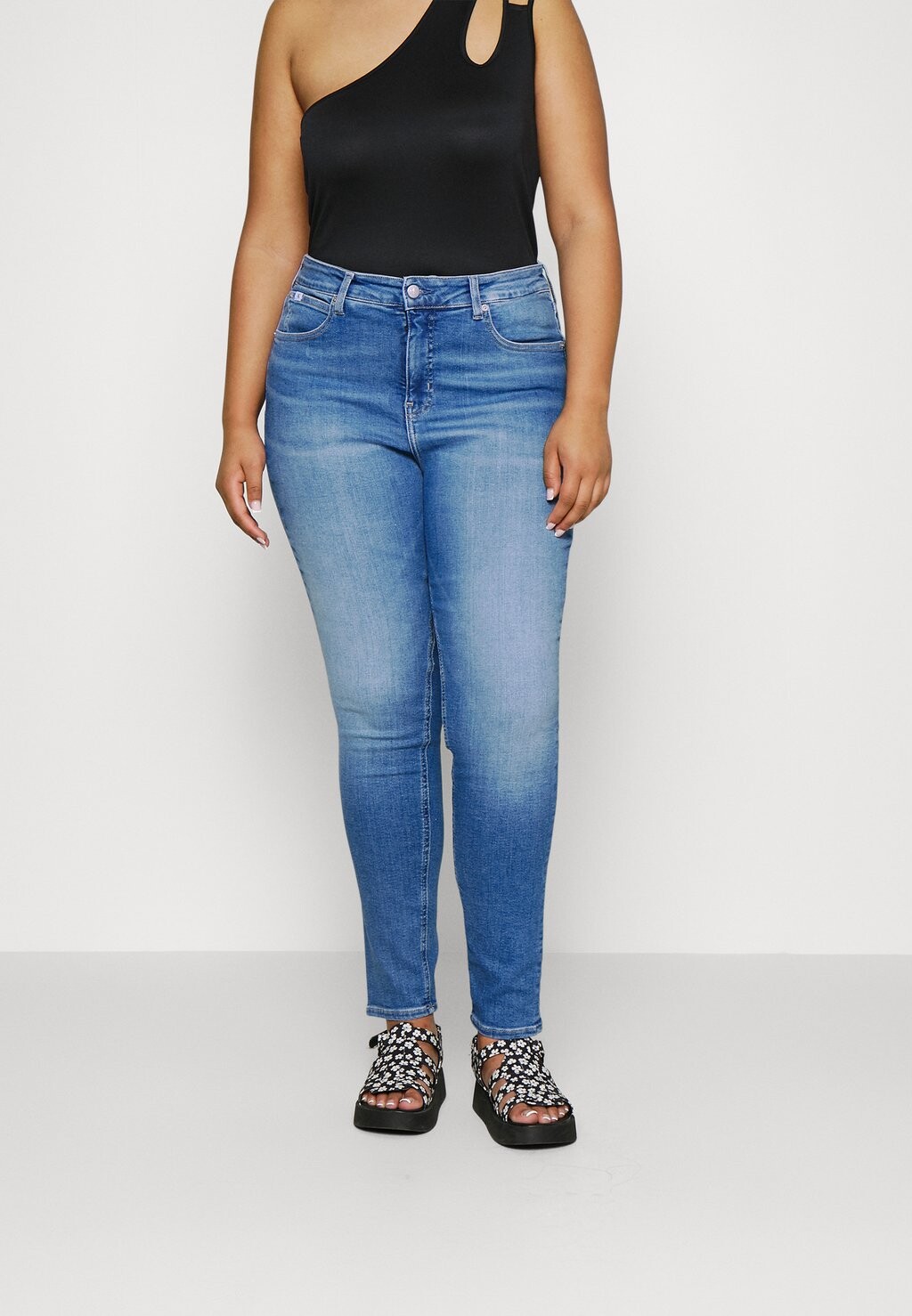 

Джинсы Skinny Fit Calvin Klein