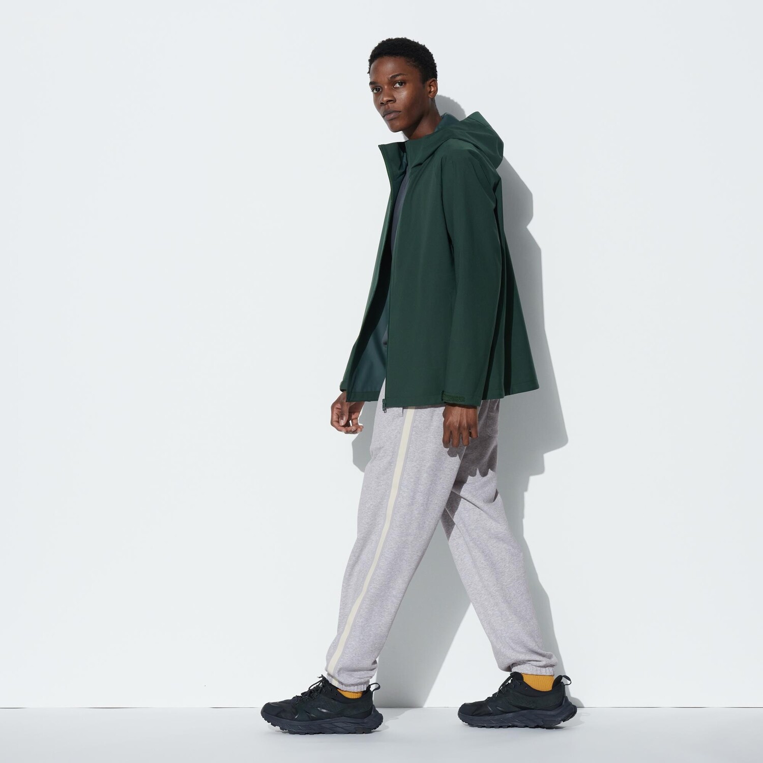 

Спортивные штаны (боковая линия/большая длина 68-74 см) UNIQLO, серый