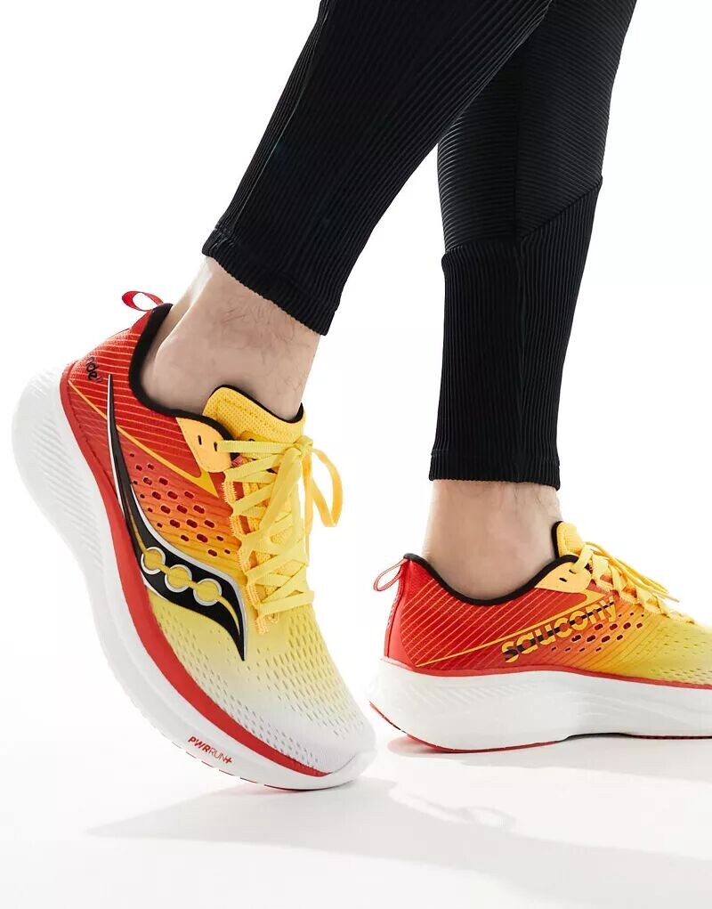 

Нейтральные кроссовки Saucony Ride 17 белого цвета и цвета Vizigold