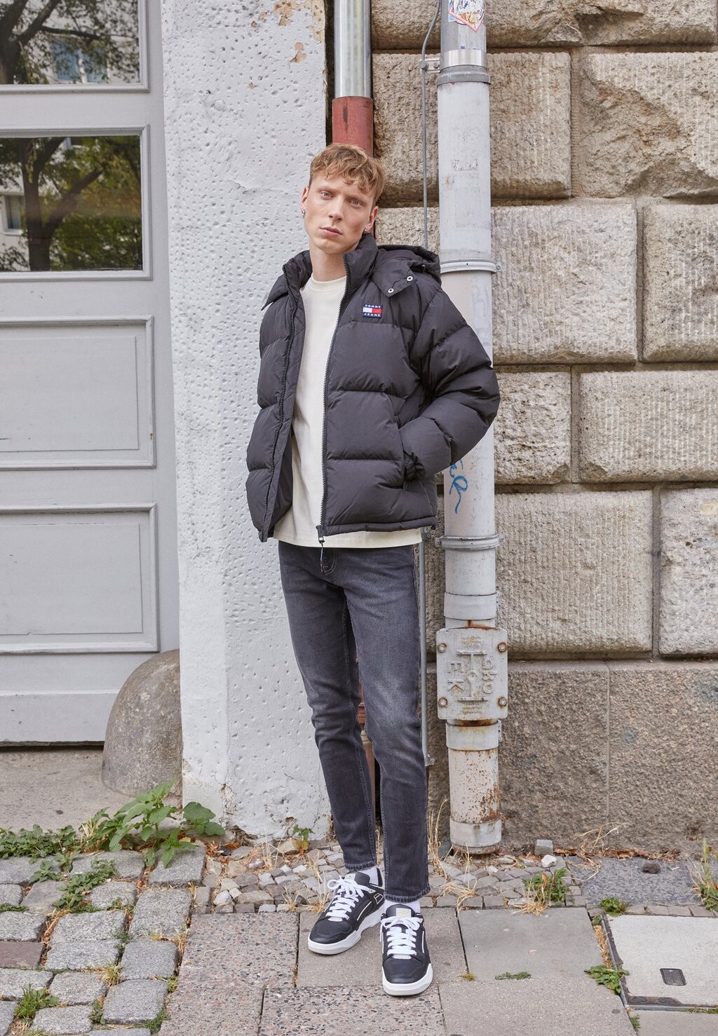 

Пуховик ALASKA PUFFER Tommy Jeans, черный