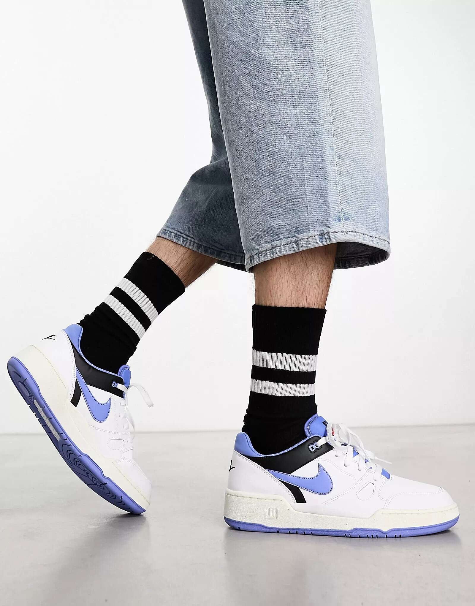Синие и белые кроссовки Nike Full Force Low цена и фото