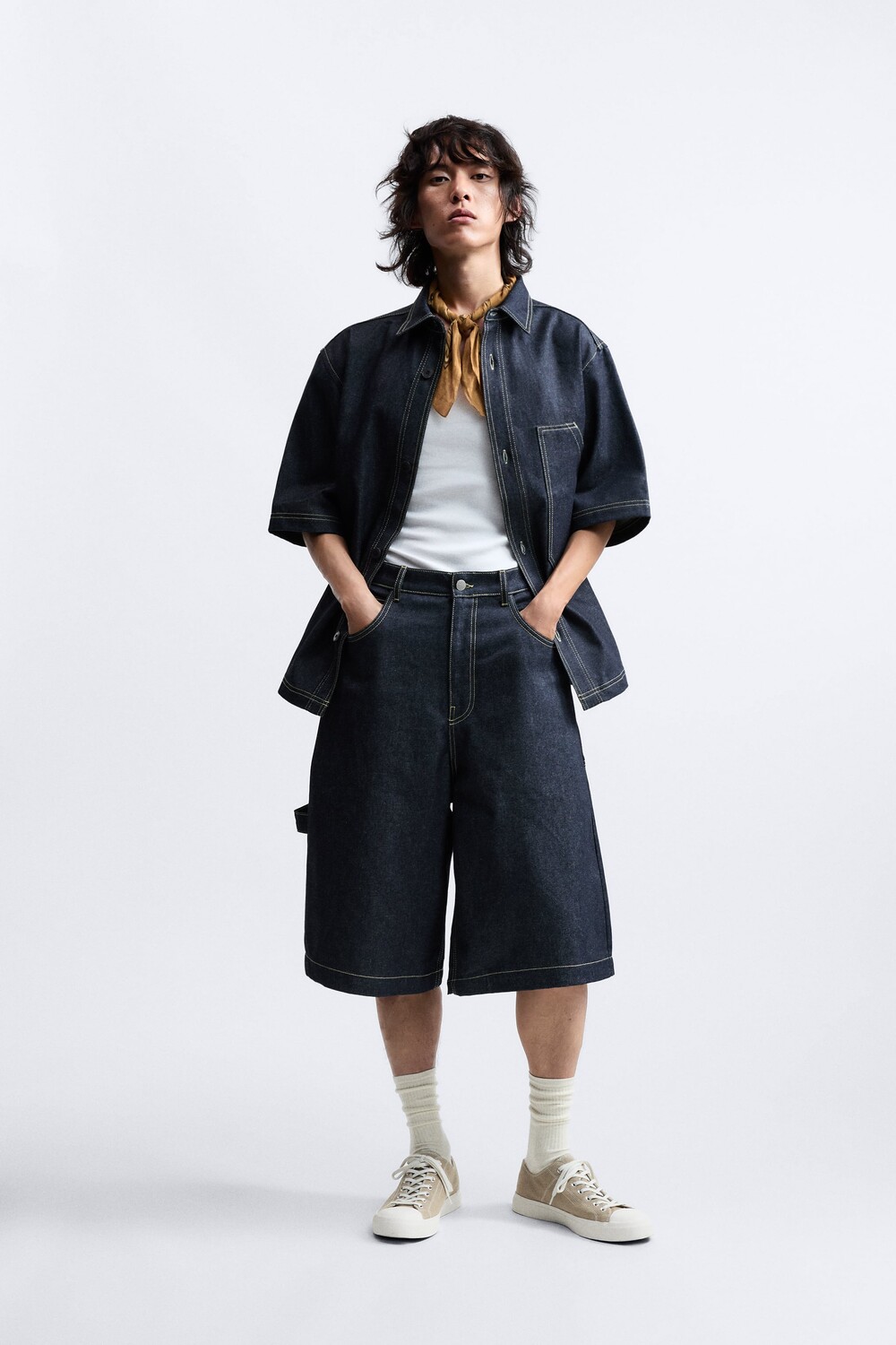 

Джинсовая рубашка с контрастной отшивкой Zara, синий