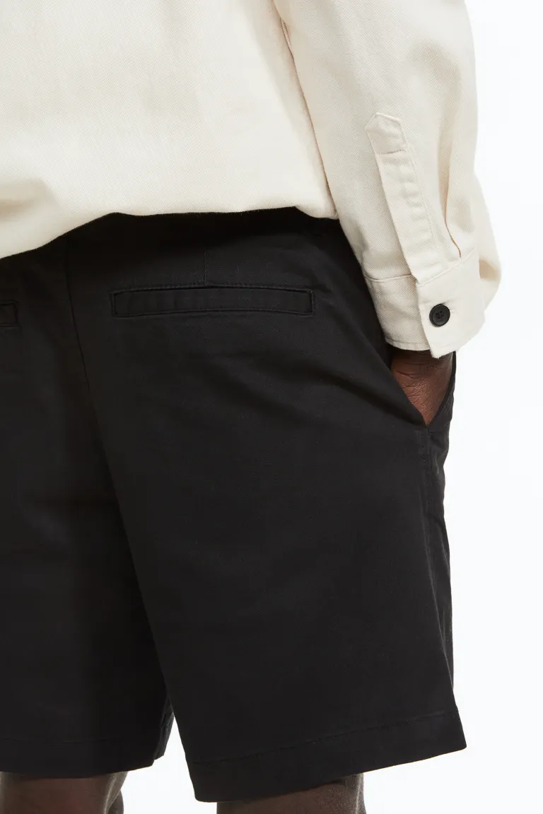 Короткие брюки чинос стандартного кроя H&M, черный