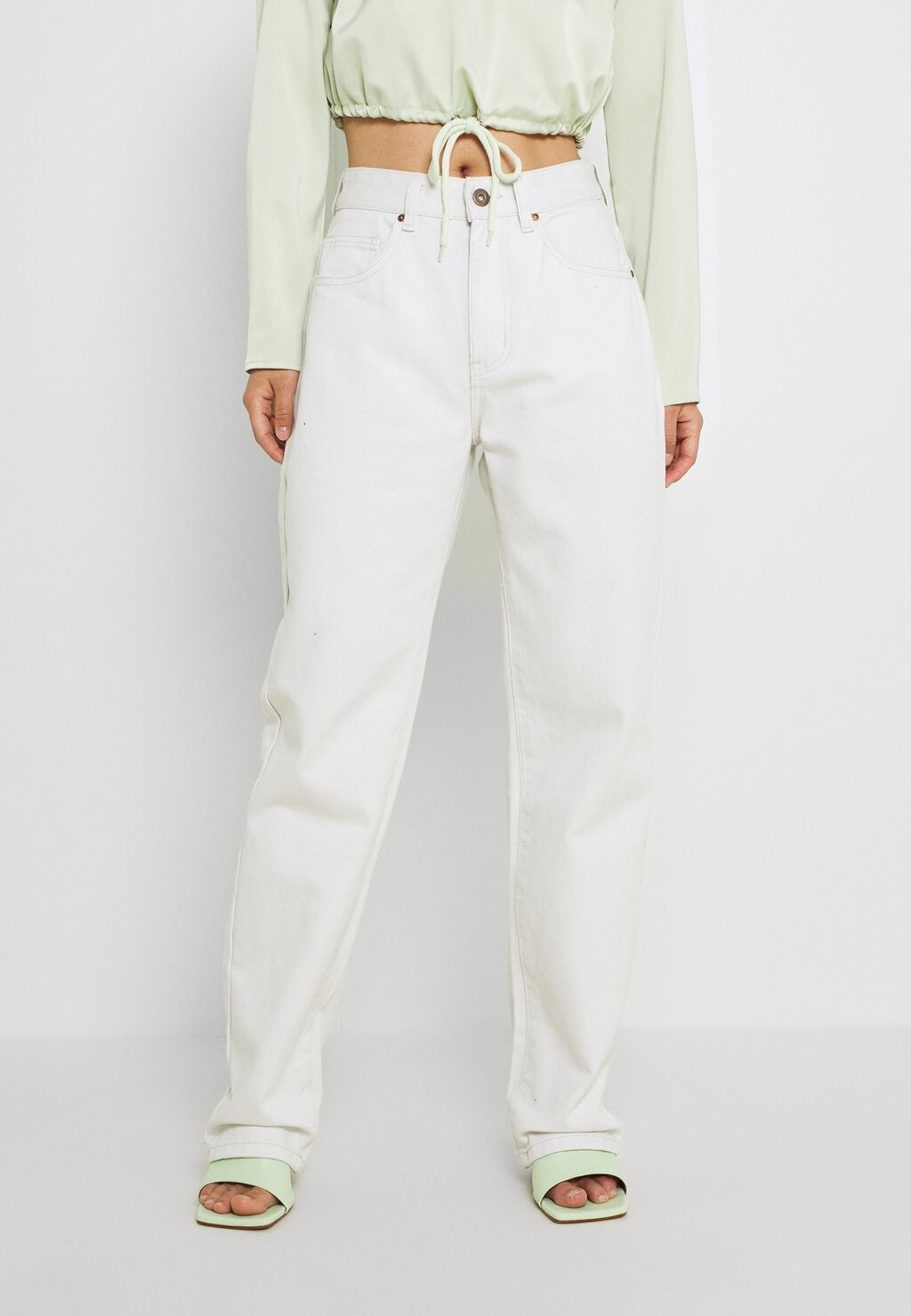 

Джинсы прямого кроя Cotton On