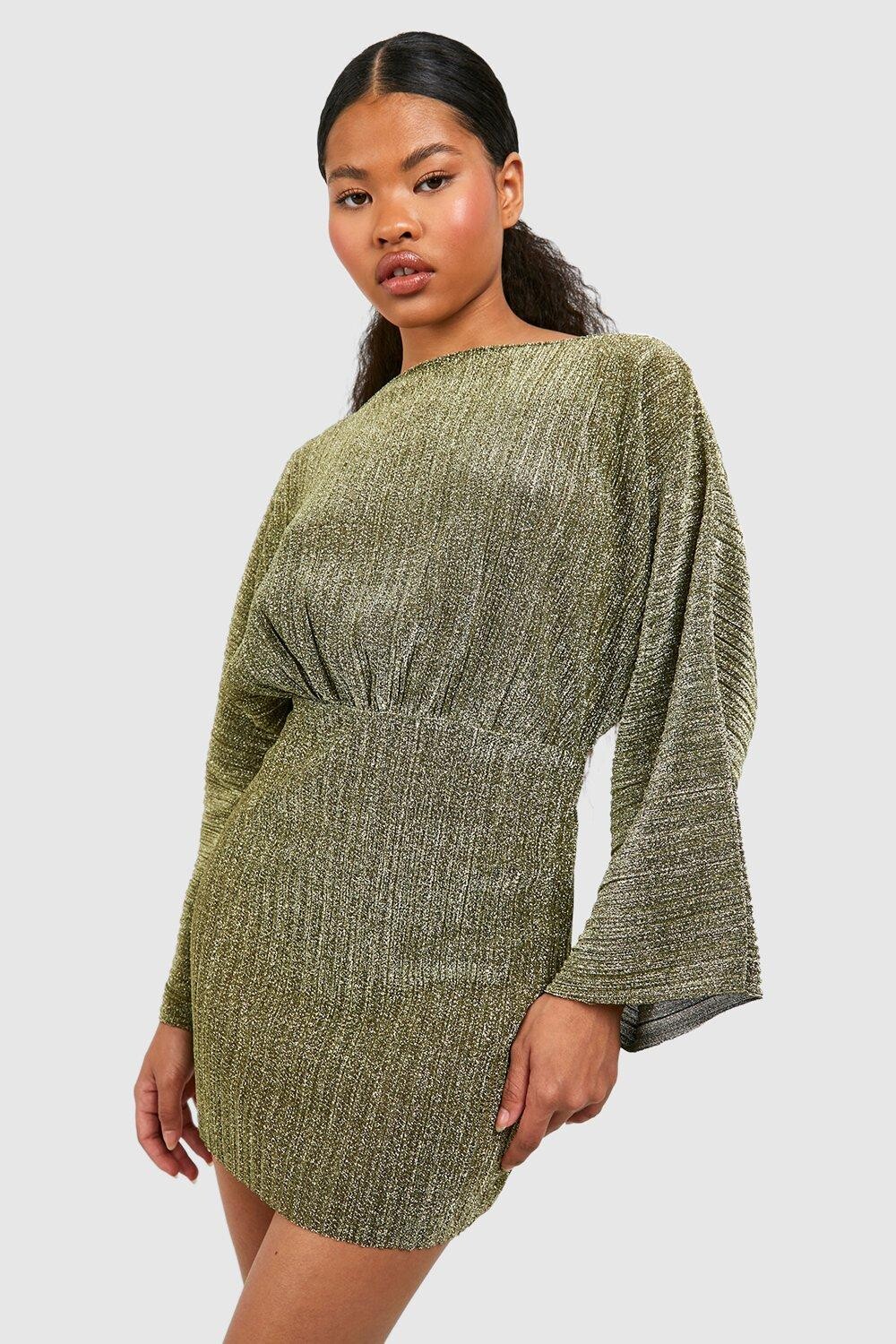 

Мини-платье Petite с блестящими плиссе и крыльями летучей мыши boohoo, золото, Желтый