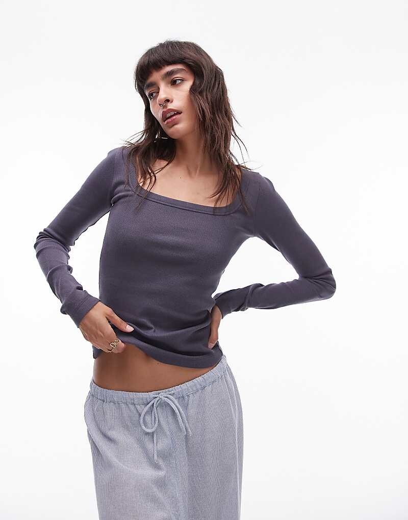 

Topshop – темно-серый топ с квадратным вырезом и длинными рукавами