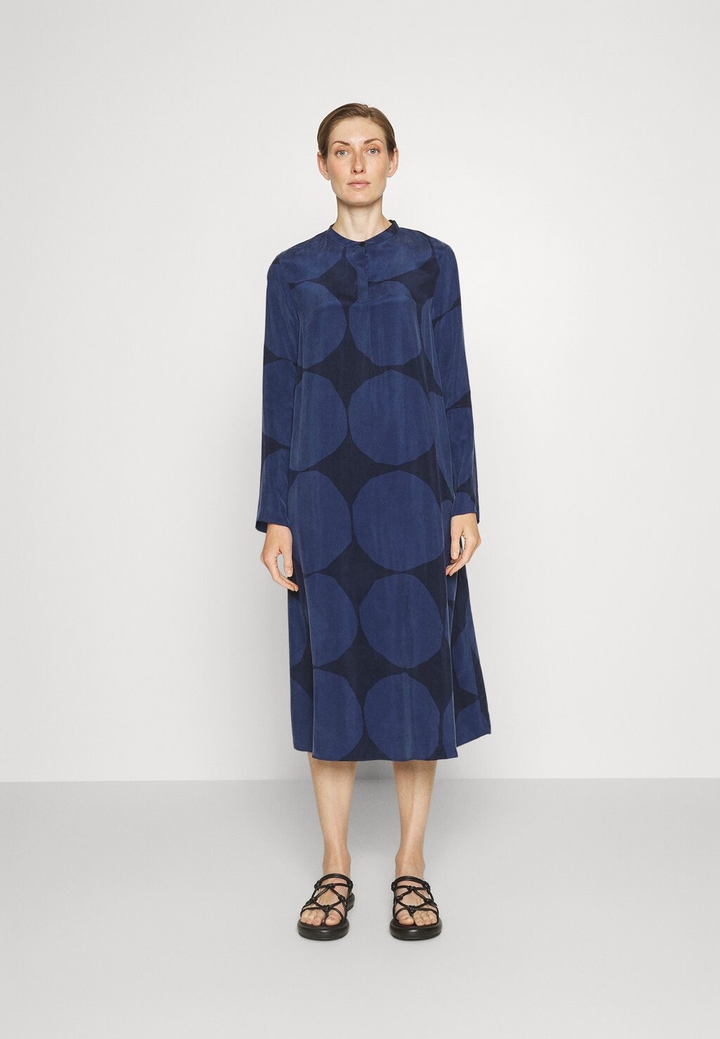 

Платье-рубашка Marimekko, темно-синий