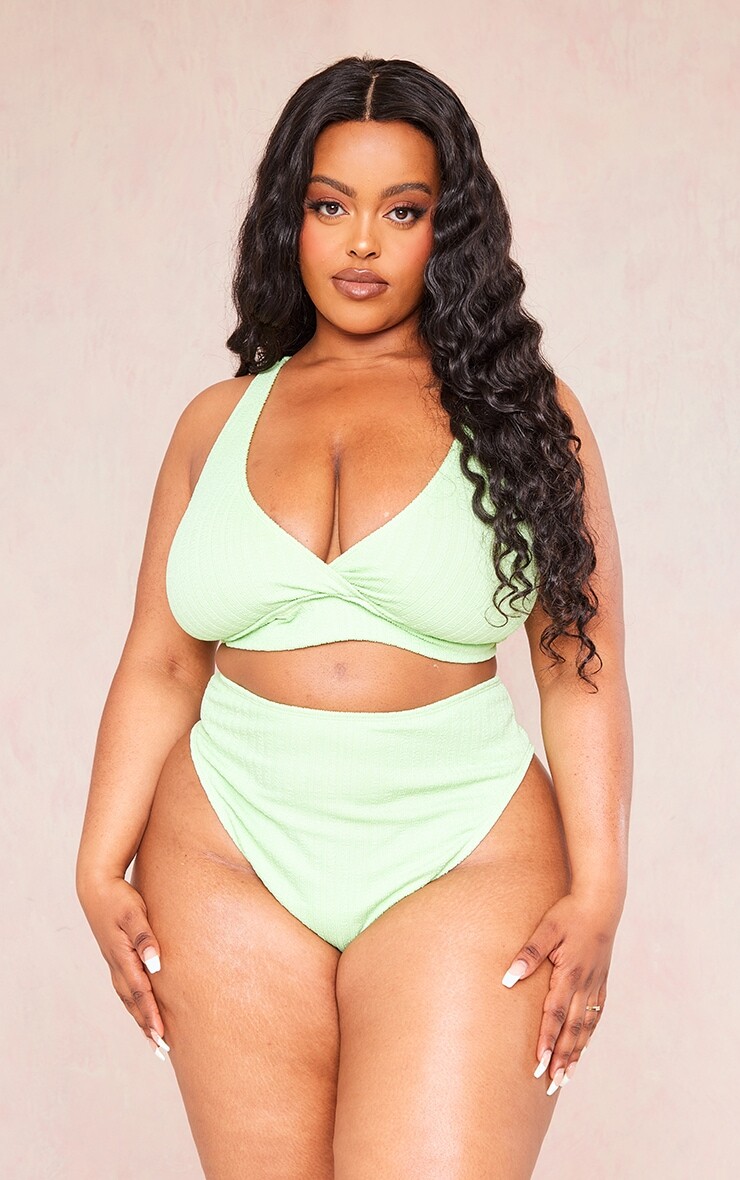 

PrettyLittleThing Текстурированный топ бикини Plus с запахом и лаймом