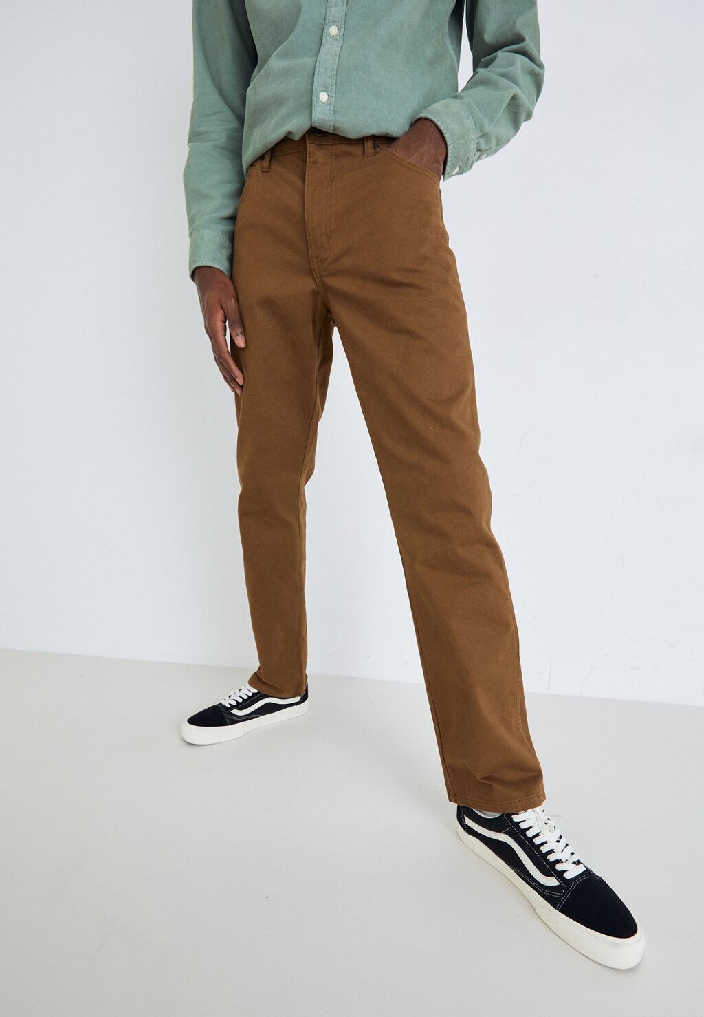 

Брюки Wrangler, SADDLE BROWN