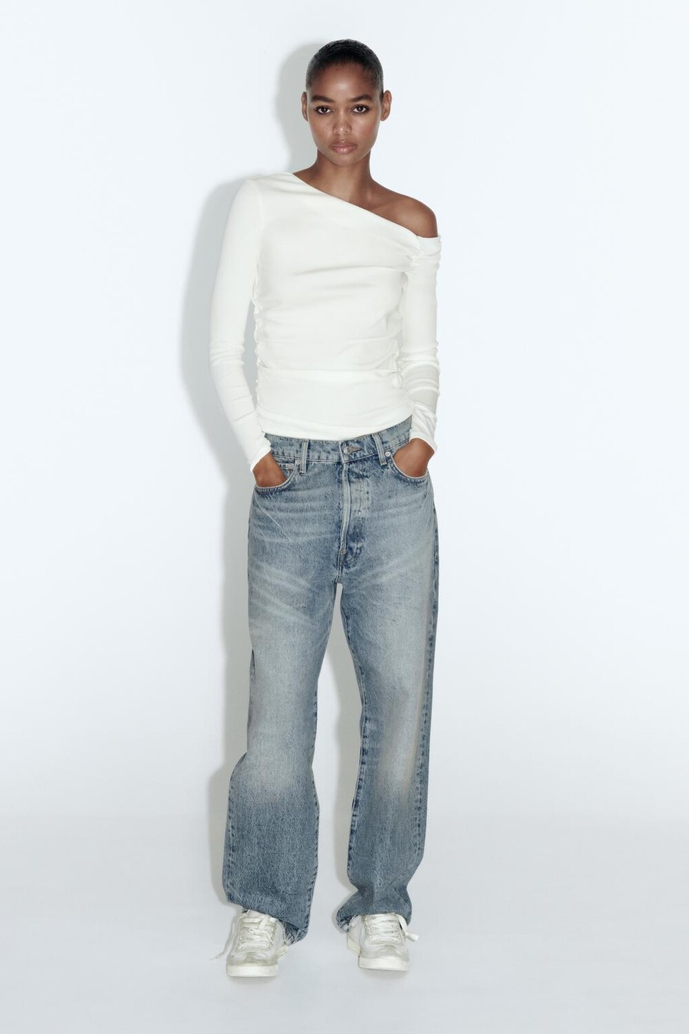 

Собранная футболка ZARA, белый