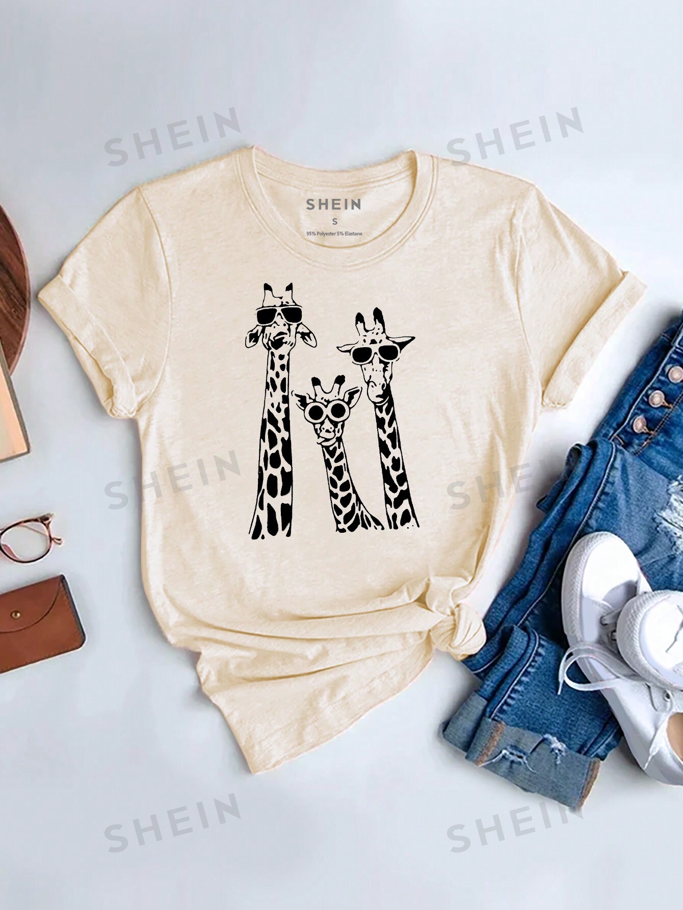 цена SHEIN LUNE Женская футболка с круглым вырезом и короткими рукавами с принтом жирафа, абрикос